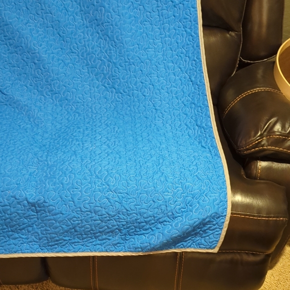 Twin 58x86 Inch Elegant Blue and Gray Mandala Quilt - Picture 5 of 10